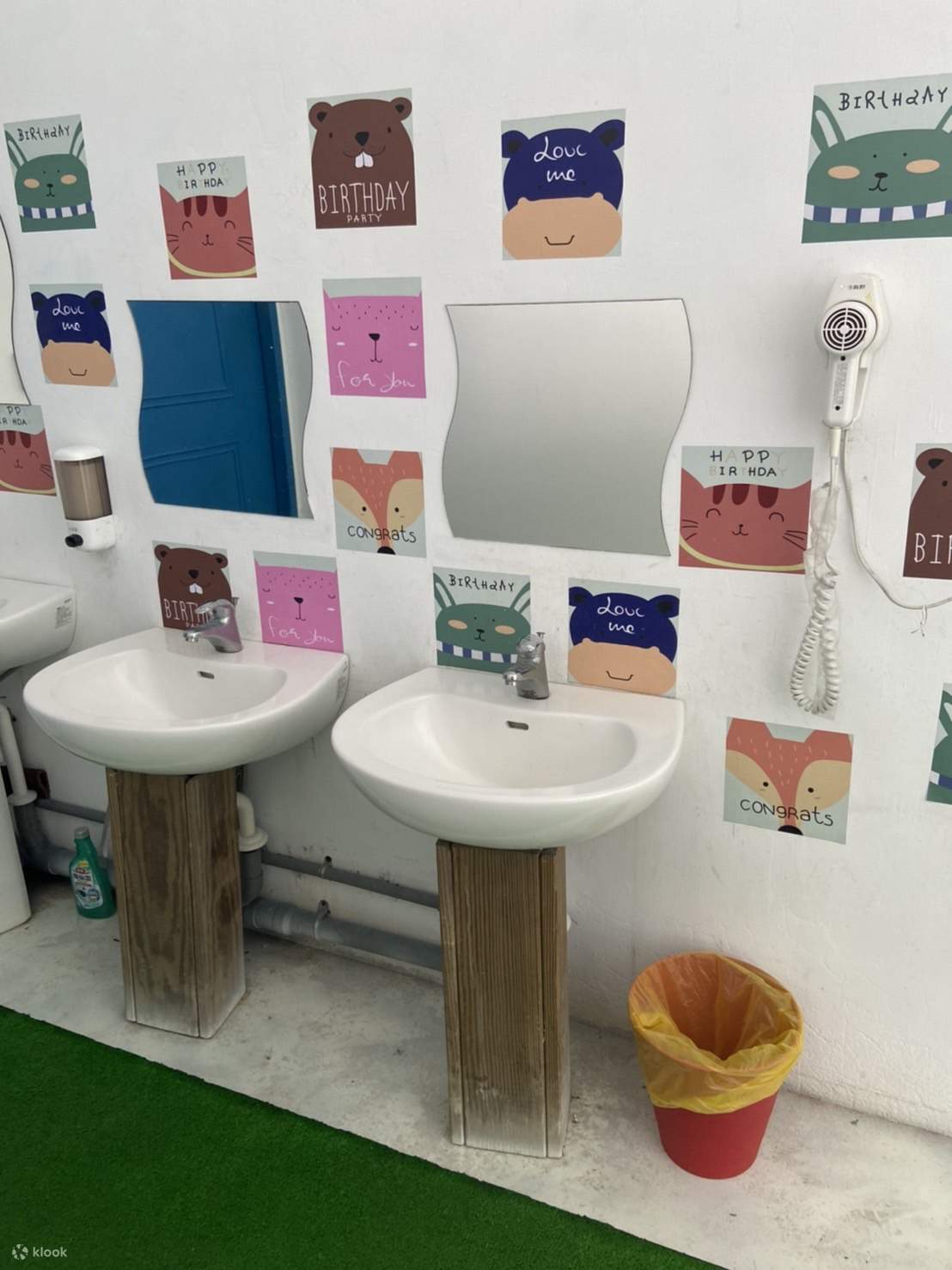 Gian hàng cầu vồng không gian nàng tiên cá